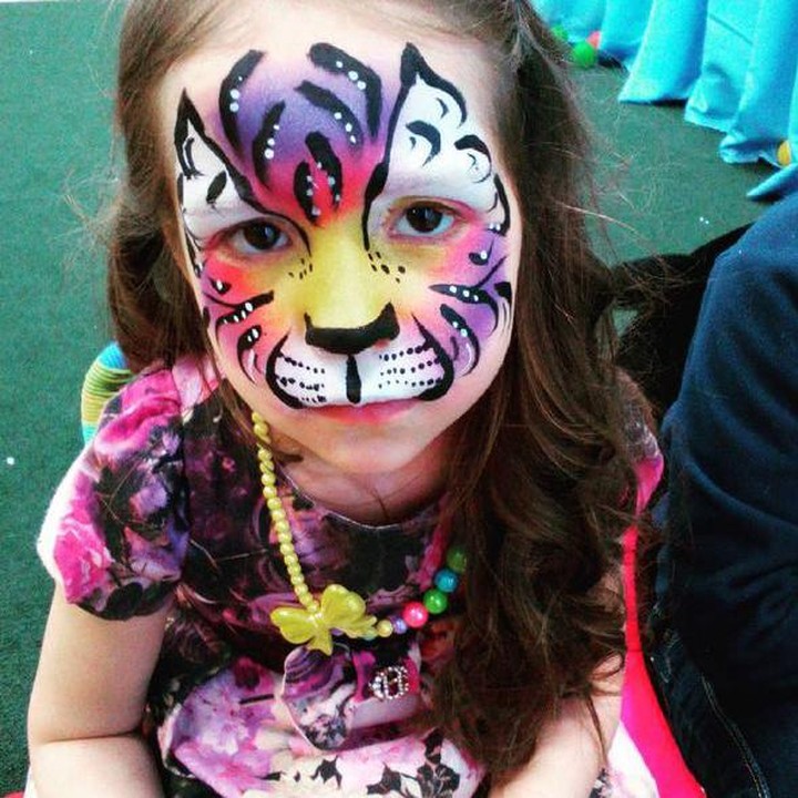 Lukisan di wajah anak ini mirip banget kucing.  (Foto: Instagram @maryiyanna)