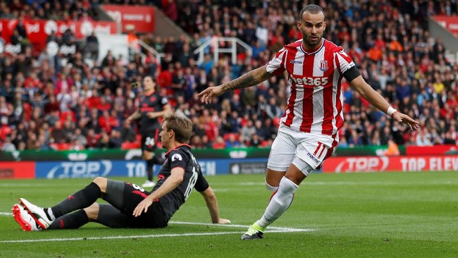 Arsenal takluk di kandang Stoke City. Gol tim tuan rumah dicetak penyerang mereka, Jese Rodriguez, pada awal babak kedua.