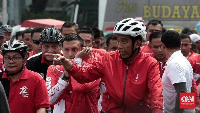 Presiden Joko Widodo mengaku ingin menata regulasi dan perundangan dengan bermodal kekuatan politik besar.