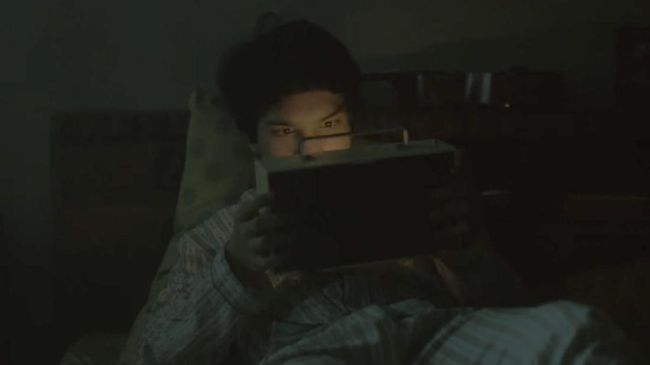 Sunil Samtani, produser 'Pengabdi Setan', mengakui mereka total dalam membuat film ini demi ruh yang sama dengan film aslinya meski mesti berbujet 'lumayan'.