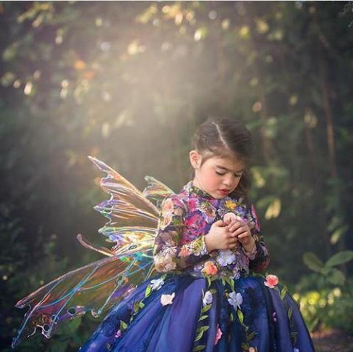 <span style="color: #222222; font-family: arial, sans-serif; font-size: 12.8px;">Lucu banget ya si </span><span class="il" style="color: #222222; font-family: arial, sans-serif; font-size: 12.8px;">peri</span><span style="color: #222222; font-family: arial, sans-serif; font-size: 12.8px;"> kebun. </span><span style="color: #222222; font-size: 12.8px; font-family: sans-serif;">(Foto: Instagram/ @elladynae)</span>