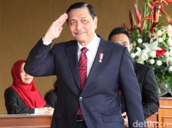 Luhut Gantikan Budi Karya yang Positif Corona sebagai Menhub