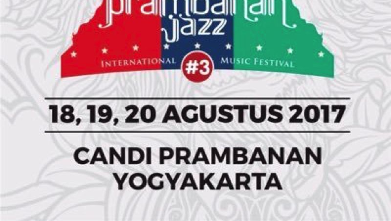 Menteri Badan Usaha Milik Negara (BUMN) Rini Soemarno datang dan menikmati Prambanan Jazz.