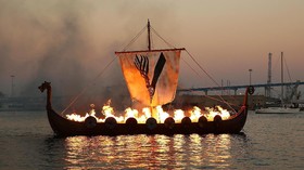 Harta Karun Emas Zaman Pra-Viking Ditemukan di Denmark