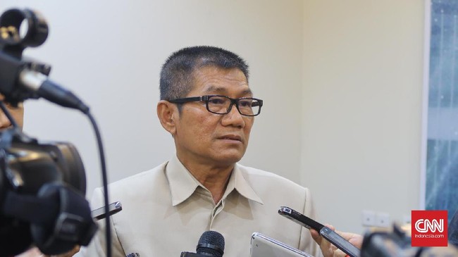 Agun Gunandjar Sudarsa, Melchias Mekeng, dan Mirwan Amir tiba di KPK pagi ini untuk menjalani pemeriksaan terkait kasus korupsi proyek pengadaan e-KTP.