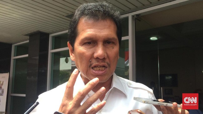 Menpan RB Asman Abnur menyebut bahwa cuti bagi PNS pria untuk mendampingi istrinya bersalin hanya berlaku saat proses perawatan di RS.