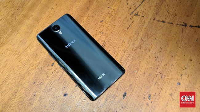 Infinix memboyong Note 4 yang menawarkan keunggulan di sisi baterai besar, kamera, dan ruang penyimpanan lapang. Dibanderol Rp2 jutaan dan bisa dipesan daring.