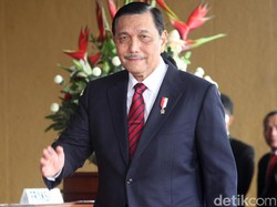 Tegas! Luhut Minta Anies Tutup Kantor yang Masih Beroperasi