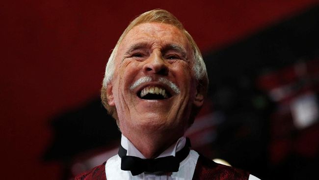 Bruce Forsyth, Dick Gregory dan Jerry Lewis meninggal berurutan pada Jumat (18/8), Sabtu (19/8) dan Minggu (20/8). Dunia komedi pun berduka.