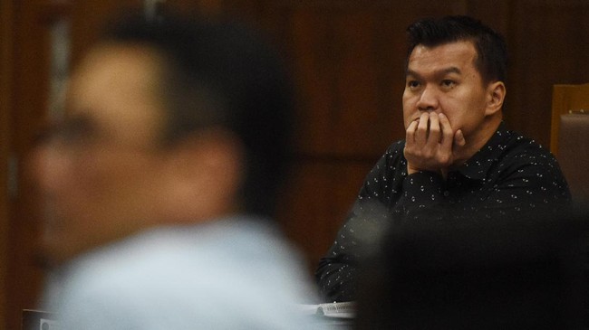 Andi narogong telah mendengarkan rekaman milik Johannes Marliem di KPK. Andi juga mengatakan, KPK memiliki bukti transaksi antarrekening proyek e-KTP.