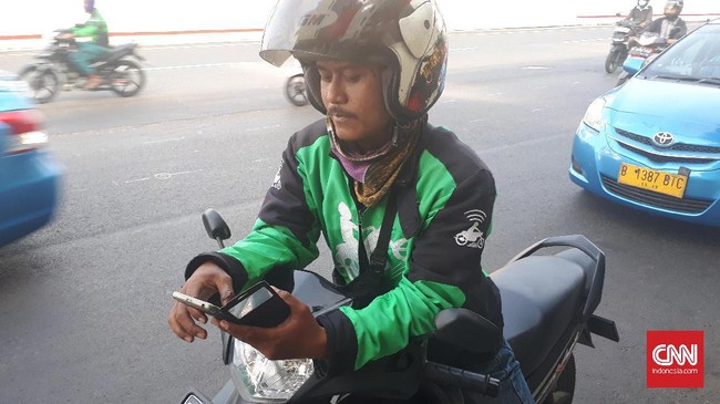 Kemenhub nyatakan belum dapat berbuat apa-apa terkait payung hukum untuk transportasi daring roda dua.