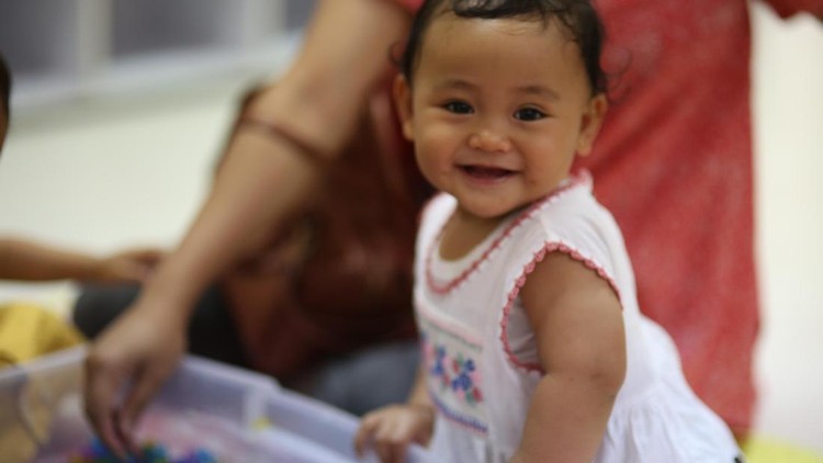 Sekarang makin banyak dijumpai sekolah untuk bayi. Mereka belajar apa ya?