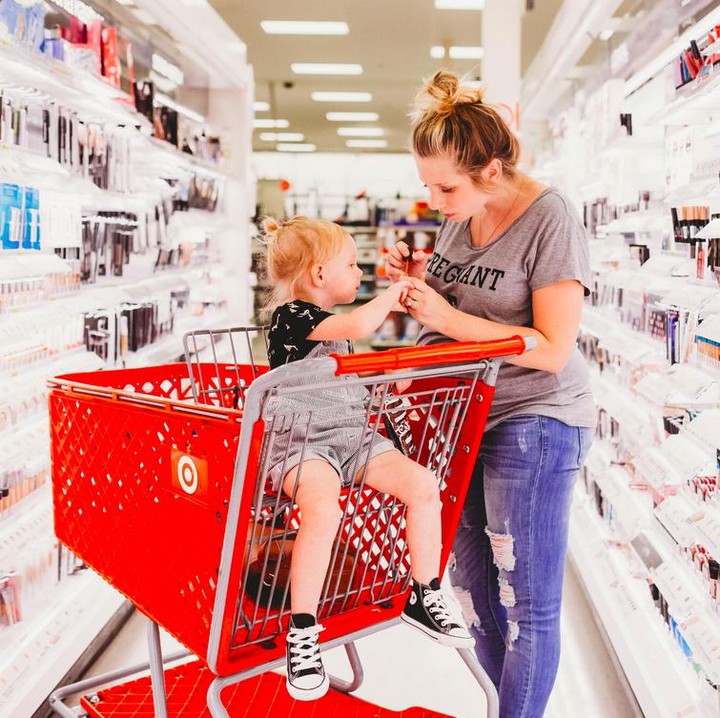 <div>Sekarang saatnya hunting alat-alat kosmetik! (Foto: Heather Pippin/ Inspired By A True Story)</div><div> </div>
