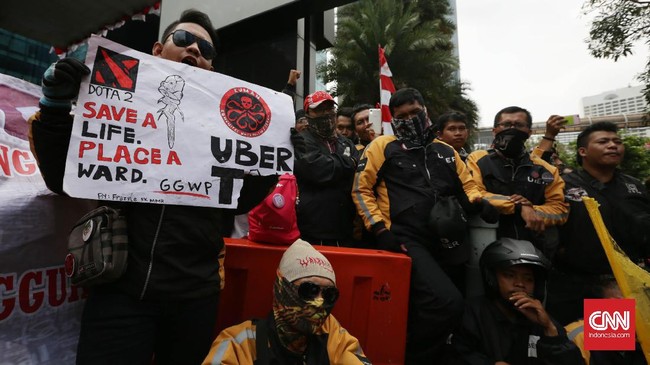 Manajemen Uber Indonesia berjanjai akan memberikan sikap terkait tuntutan pengemudi UberMotor dalam dua pekan kedepan.