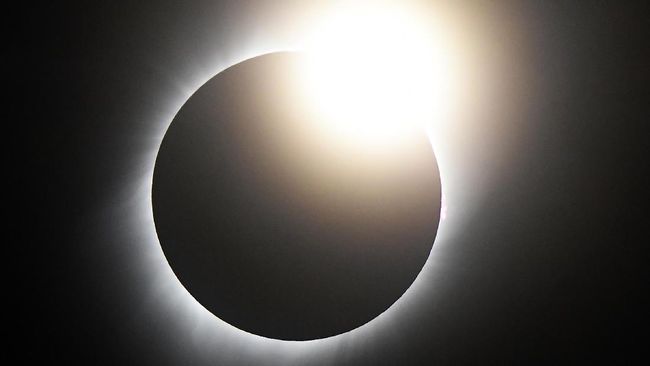 Lokasi Terbaik Melihat Gerhana Matahari Cincin di Indonesia Gerhana Matahari Cincin akan terjadi pada 26 Desember 2019 dan melewati beberapa wilayah di Indonesia.