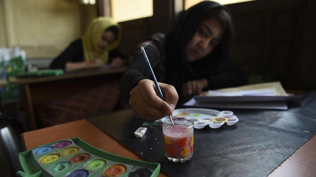 FOTO: Upaya Penyelamatan Perajin Afghanistan dari Kepunahan