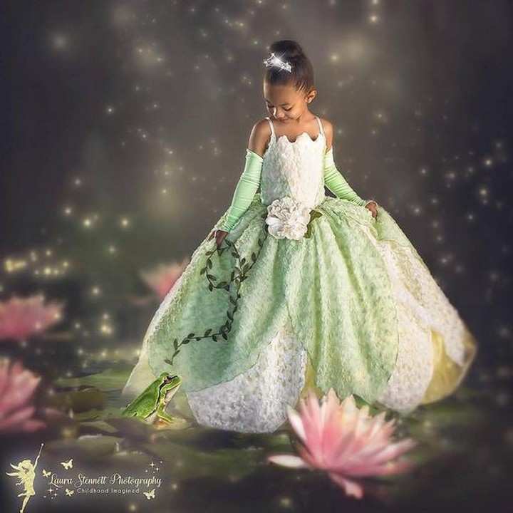 Tiana kecil dan pangeran kodok (Foto: Instagram/ @laurastennetphotography)