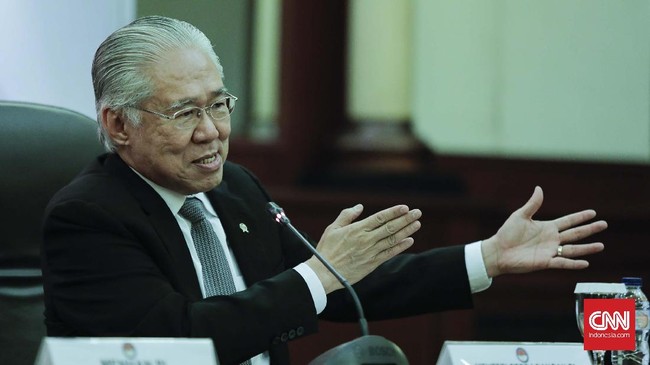 Roda kehidupan berputar. Tak terkecuali bagi Enggartiasto Lukita. Sebelum menjabat sebagai Menteri Perdagangan, ia dikenal sebagai aktivis dan gemar berdemo.