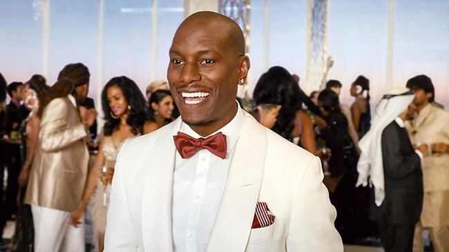 Tyrese Gybson mengaku baru saja menjalani operasi selama tiga jam. Ia kini dikelilingi istri dan putri tercintanya.
