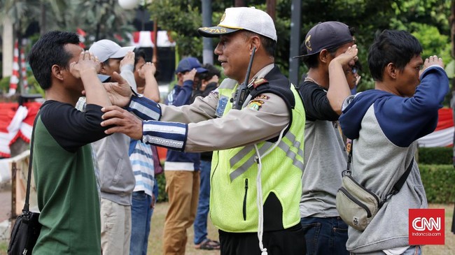 Dishub DKI dan Ditlantas Polda Metro Jaya masih membahas instrumen untuk supeltas. Misalnya pola rekrutmen, sistem penilaian kerja, waktu kerja, dan honor.