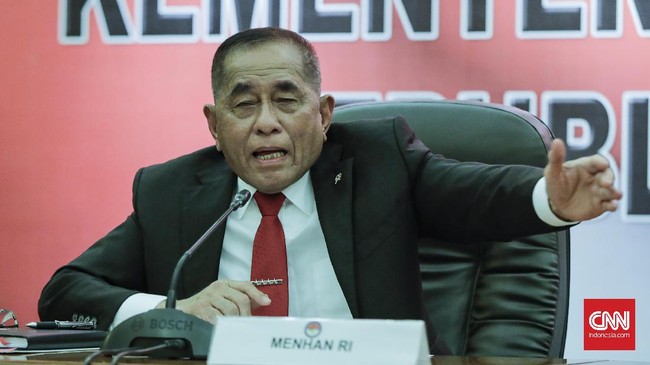 Menteri Pertahanan Ryamizard Ryacudu menyebut pemberantasan terorisme di Indonesia oleh TNI-Polri bisa berhasil sepenuhnya jika turut melibatkan rakyat.
