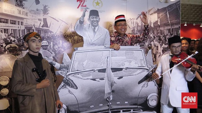 Istana membuka pintu untuk masyarakat melihat lebih dekat dengan Sukarno lewat pameran yang menampilkan arsip sejarah mulai dari berkas, buku, hingga foto.