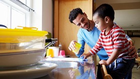 Gemas dengan Anak, Ayah Bikin Aplikasi Pesan 'ReplyASAP'