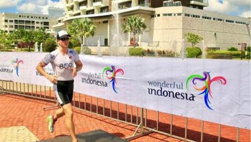 Jawara Ironman 70.3 Bintan berhasil diraih dua atlet pria dan wanita asal Selandia Baru, Mike Philips dan Amelia Watkinson.