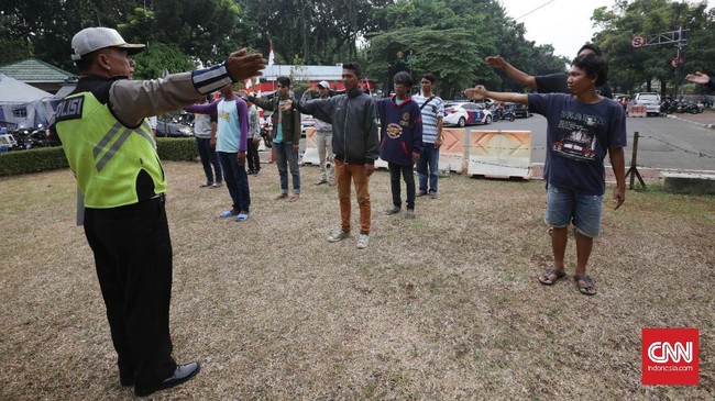 Dirlantas Polda Metro Jaya ikut rapat koordinasi dengan Pemprov DKI Jakarta yang dipimpin Gubernur baru, Anies Baswedan. Ada juga pembicaraan usulan Supeltas.