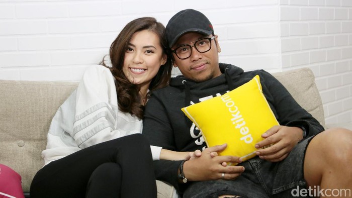 Sammy Simorangkir dan Viviane saat berkunjung ke kantor detikcom.