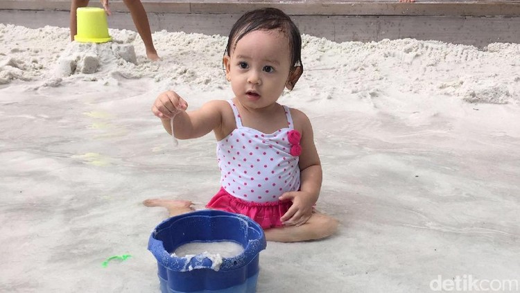 Jangankan orang dewasa, anak-anak juga punya imajinasi lho....