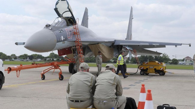 Kementerian Pertahanan menyebut, pengadaan 11 unit pesawat Sukhoi SU-35 tinggal menunggu perjanjian imbal dagang antara Kementerian Perdagangan dengan Rusia.