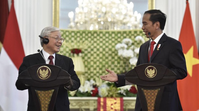 Presiden Jokowi dan Sekjen Partai Komunis Vitenam membahas penyelesaian sengketa maritim kedua negara yang hingga kini masih kerap memicu ketegangan.