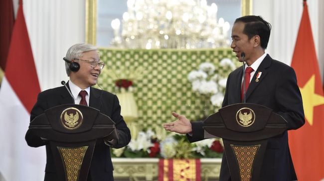 Jokowi-Sekjen Partai Komunis Vietnam Bahas Sengketa Maritim