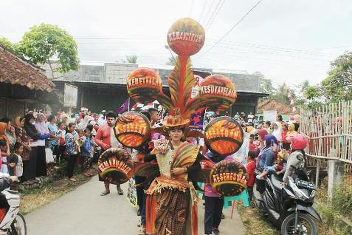 Serunya Karnaval di SMK Yos Sudarso Cilacap