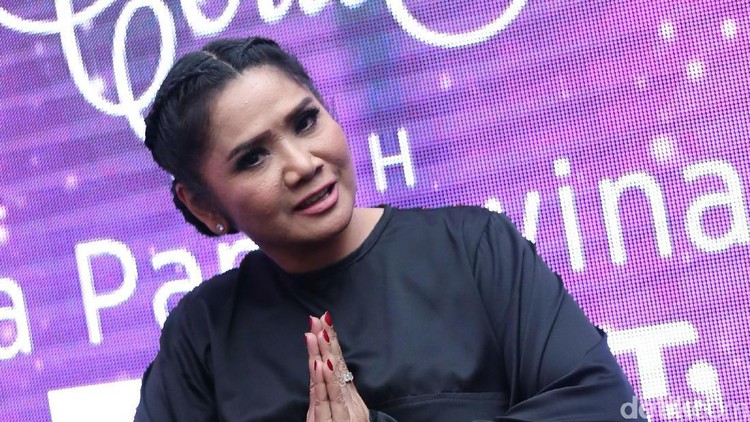 Vina Panduwinata saat ditemui di Balai Sarbini.
