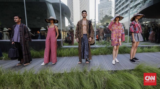FOTO: Lurik-lurik yang Makin Menarik