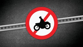Larangan Sepeda Motor: Solusi Instan dari Bom Waktu Kemacetan