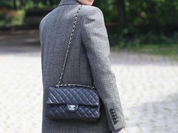 Chanel akan Naikkan Harga Tas akibat Corona, Orang Justru Antre Beli