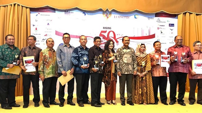 Perusahaan pembiayaan terbesar di Indonesia, FIFGROUP, terpilih sebagai peringkat 1 dalam ajang Indonesia Multifinance Award (IMA) V 2017.