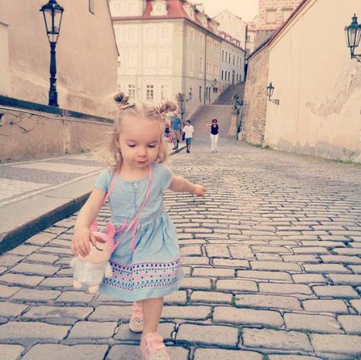 Namun tetap perhatikan kenyamanan si kecil saat berpakaian ya. (Instagram: @leas_world_amazing_baby)