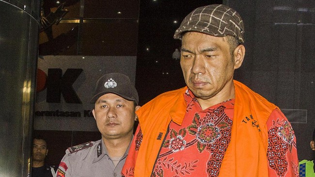 Tiga saksi yang merupakan pegawai Pelabuhan Tanjung Emas mengakui menerima duit via transfer rekening dari penyuap eks Dirjen Hubla Kemenhub.
