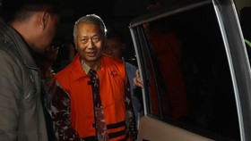 Berseragam Oranye, Dirjen Hubla dan Bos PT Adhiguna Ditahan