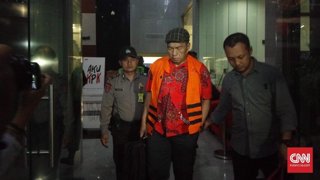 Kasubdit Pengerukan dan Reklamasi Ditjen Hubla Kemenhub Wisnoe Wihandani mengaku pernah menerima Rp400 juta dari Komisaris PT Adhiguna Keruktama.