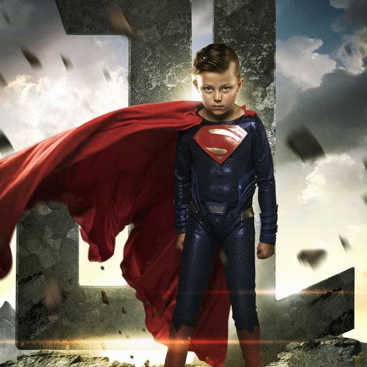 <p>Terlahir dengan kondisi Hypoplastic Left Heart Syndrome (HLHS), membuat si kecil Teagan Petitt hanya memiliki setengah jantung. Sama kayak superman, Teagan adalah petarung hidup sejati nih! (Foto: Facebook/ John Rossi Photography)  </p>