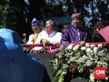 Ketika Jokowi Digoda Warga saat Karnaval Kemerdekaan Bandung