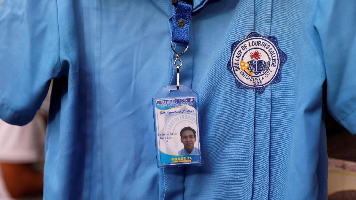 FOTO: Histeria Pemakaman Korban Tembak Anti Narkoba Duterte
