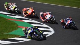 Maverick Vinales Start Pertama, Valentino Rossi Ketiga