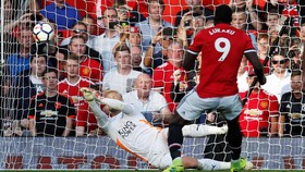 Manchester United Bungkam Leicester 2-0