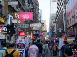 Hong Kong Ogah Beri Insentif untuk Orang Tua Meski Angka Kelahiran Anjlok